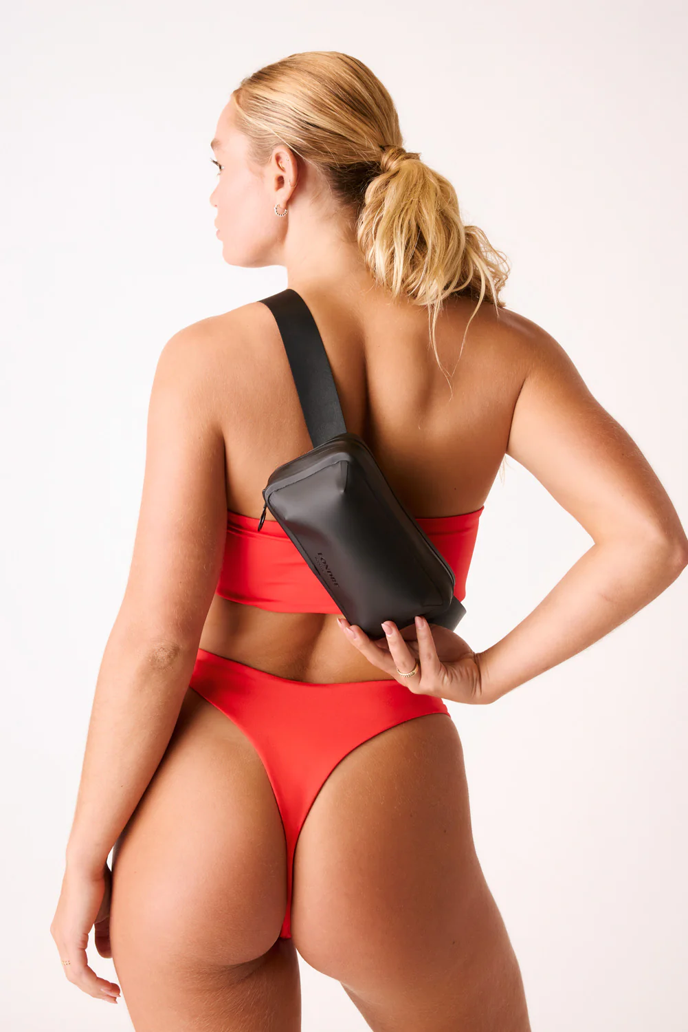 The Orea Waterproof Belt Bag - Matte Black - Image 6