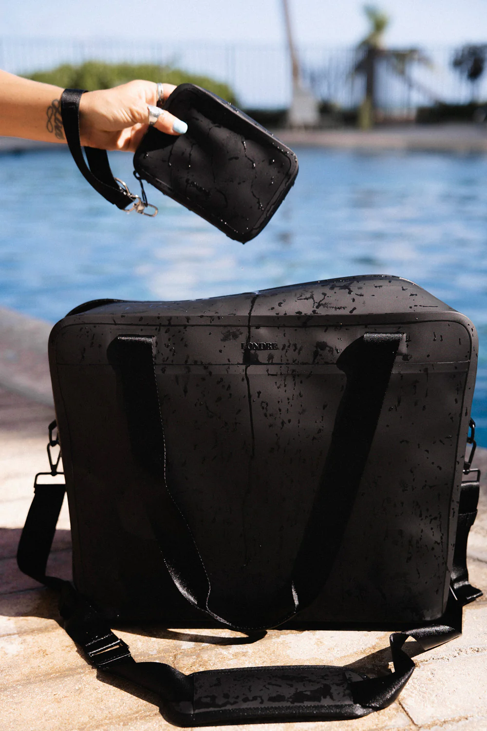 The Covae Waterproof Tote - Matte Black - Image 12